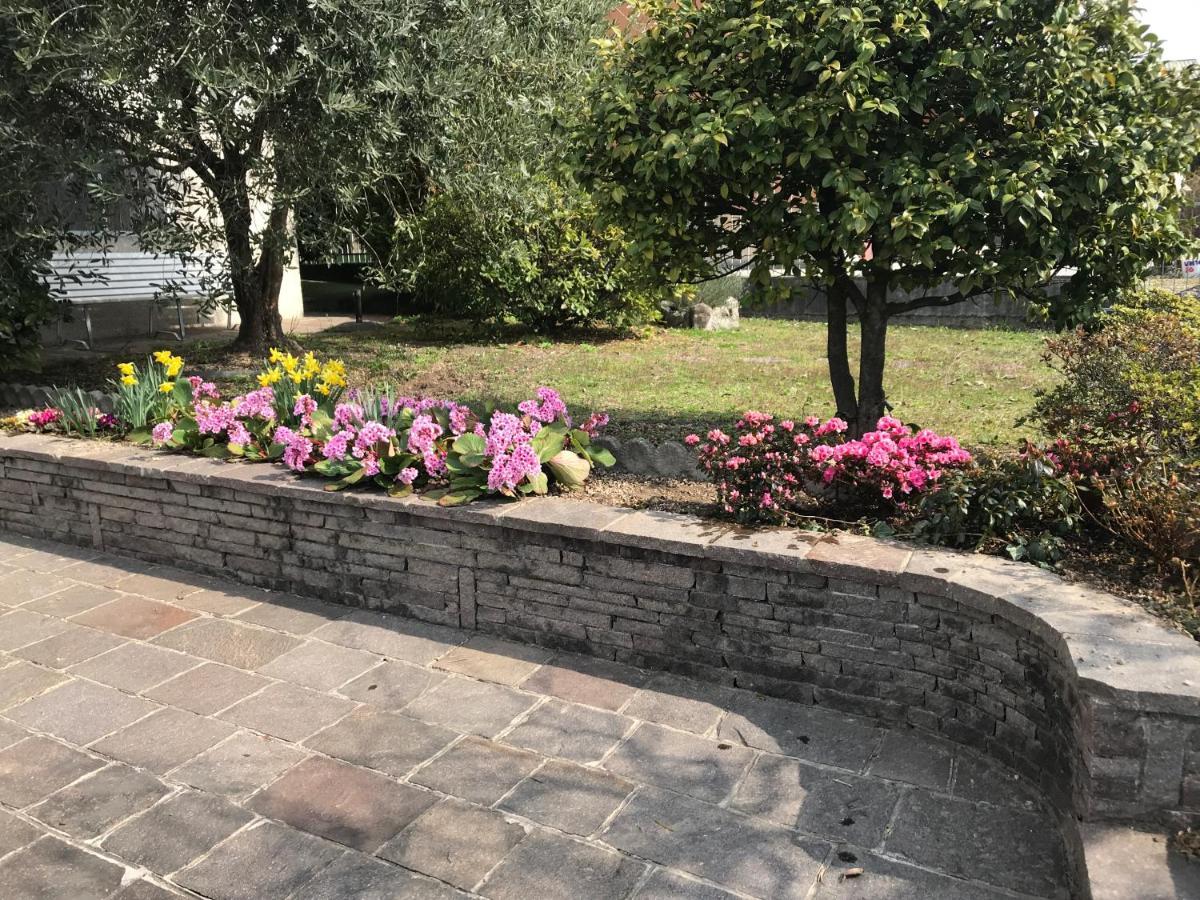 Villino Carla Βίλα Lipomo Εξωτερικό φωτογραφία